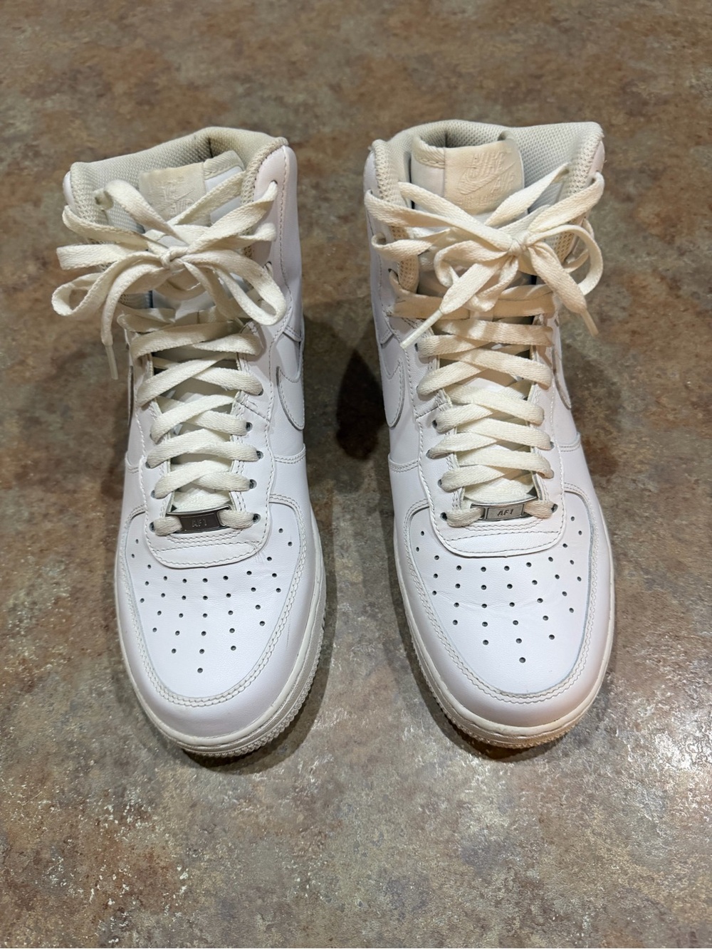Women's Nike Air Force 1 High Top
Shoes. Size 10